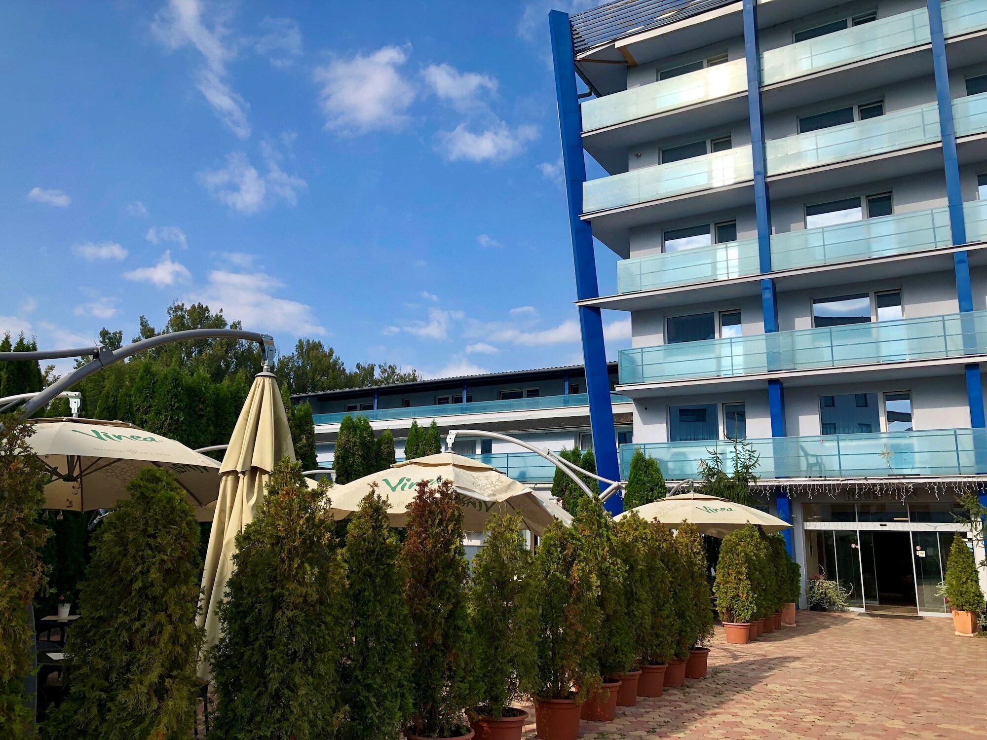 Hotel Dixon So Vstupom Do Bazena A Virivky Zdarma - Free Entrance To Pool And Jacuzzi Included Bańska Bystrzyca Zewnętrze zdjęcie