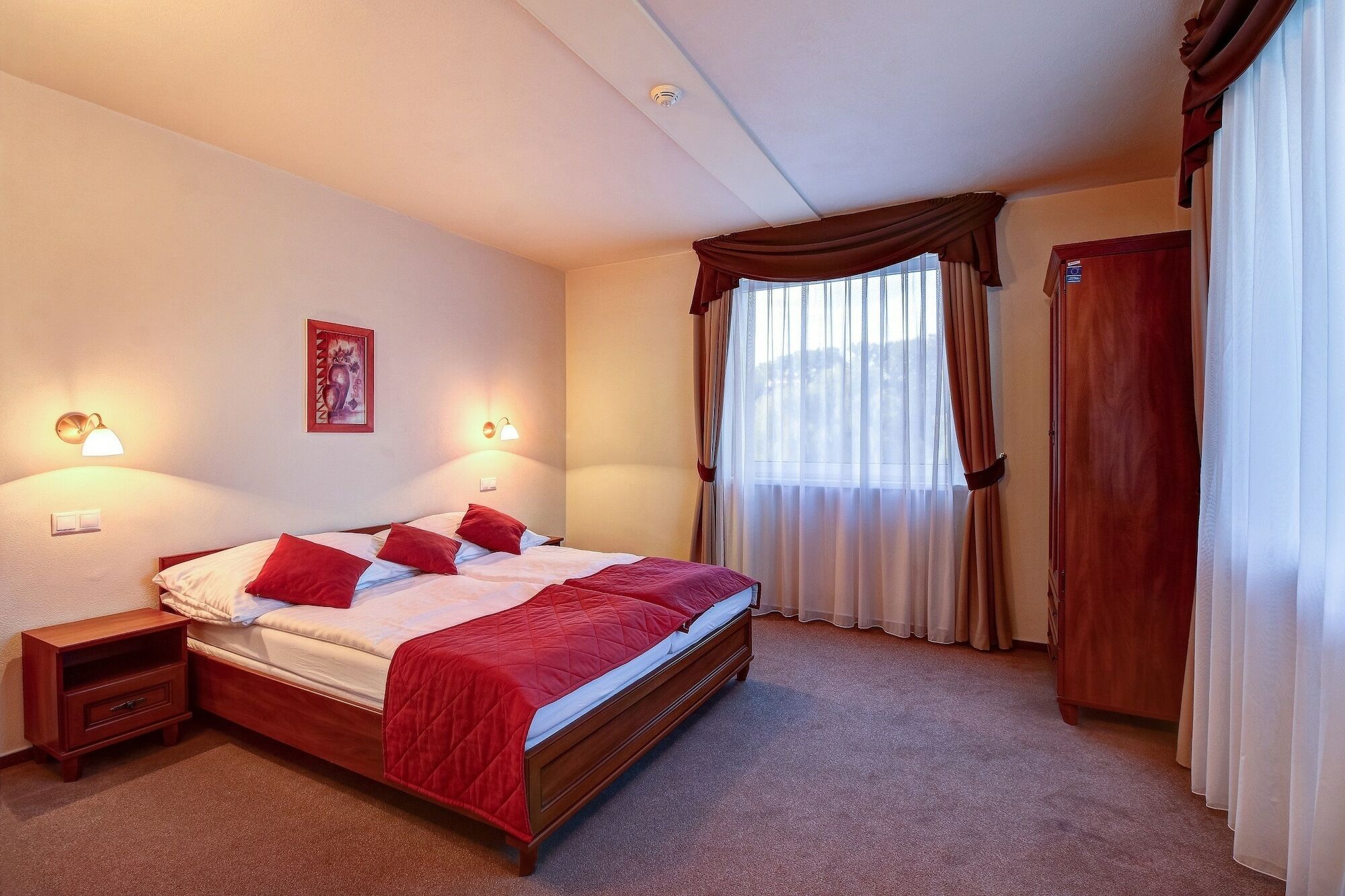 Hotel Dixon So Vstupom Do Bazena A Virivky Zdarma - Free Entrance To Pool And Jacuzzi Included Bańska Bystrzyca Zewnętrze zdjęcie